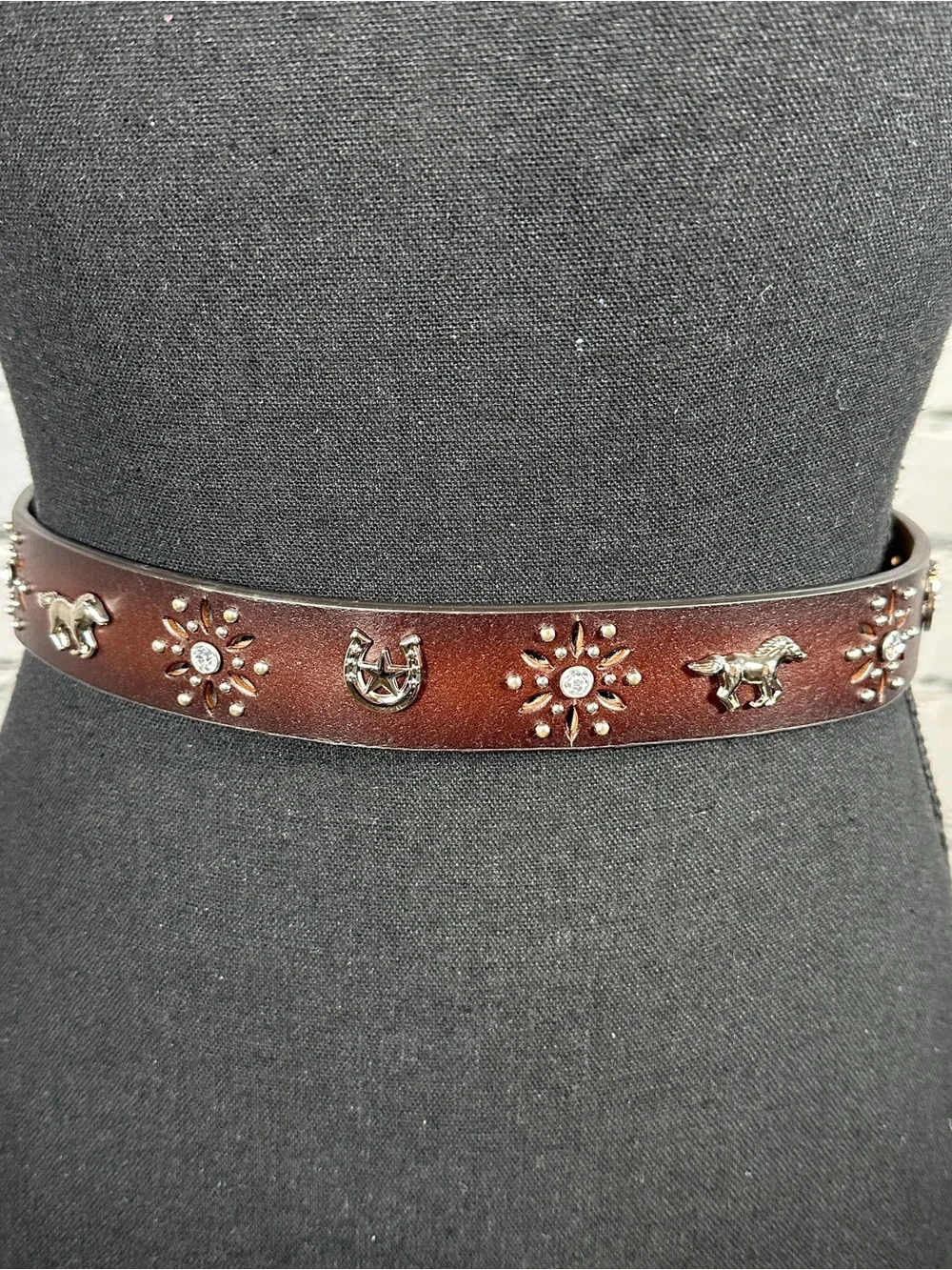 Ariat Leather Belt Horse Rhinestone Flower Cutouts Concho Western Sz 26 Brown